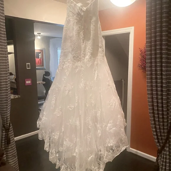 Casablanca bridal dress - Picture 3 of 3